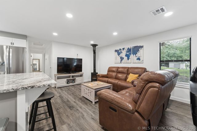 6194 E 105th Street N, Wagoner, OK 74467