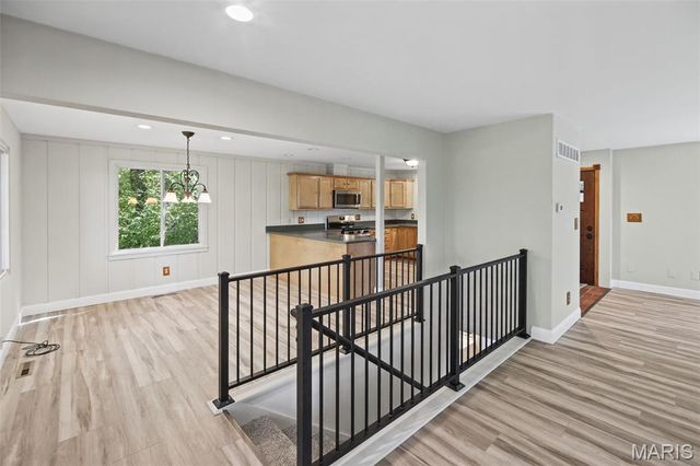 2 Country Hill Lane, Belleville, IL 62221