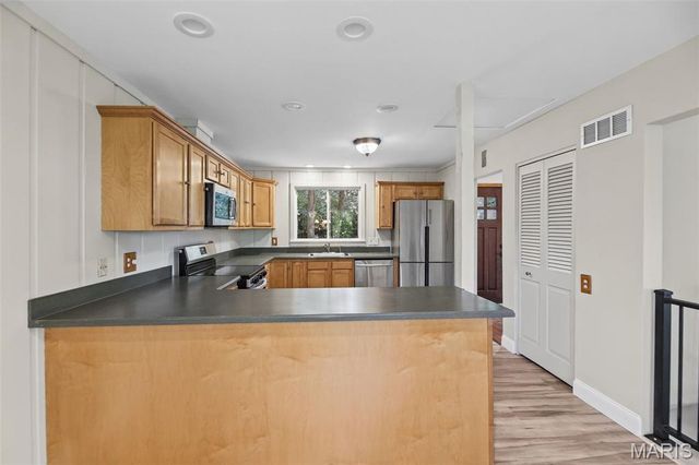 2 Country Hill Lane, Belleville, IL 62221