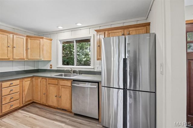 2 Country Hill Lane, Belleville, IL 62221