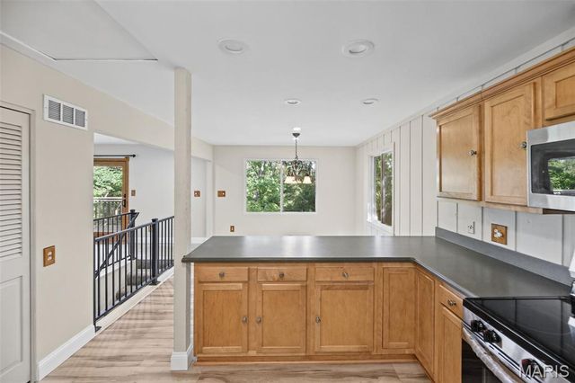 2 Country Hill Lane, Belleville, IL 62221