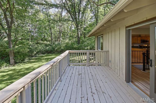 2 Country Hill Lane, Belleville, IL 62221