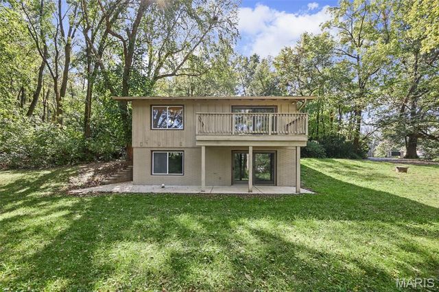 2 Country Hill Lane, Belleville, IL 62221