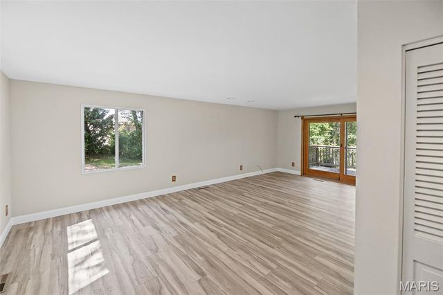 2 Country Hill Lane, Belleville, IL 62221