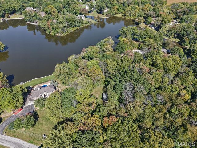 2 Country Hill Lane, Belleville, IL 62221