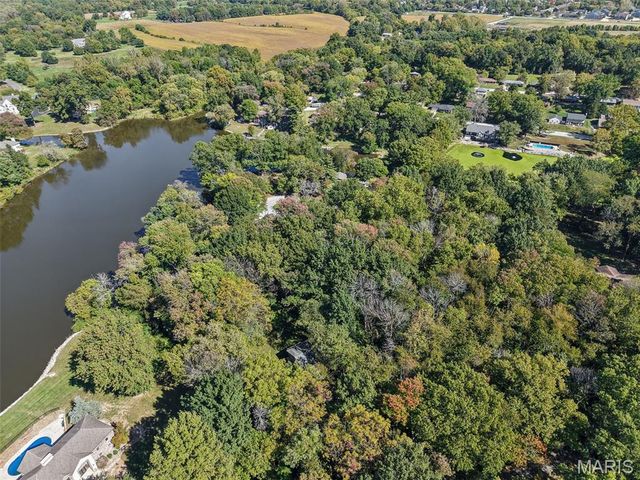 2 Country Hill Lane, Belleville, IL 62221