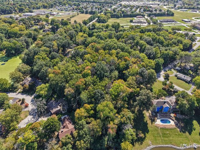 2 Country Hill Lane, Belleville, IL 62221