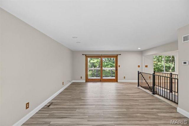 2 Country Hill Lane, Belleville, IL 62221