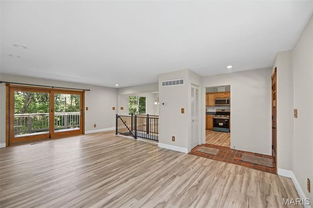 2 Country Hill Lane, Belleville, IL 62221