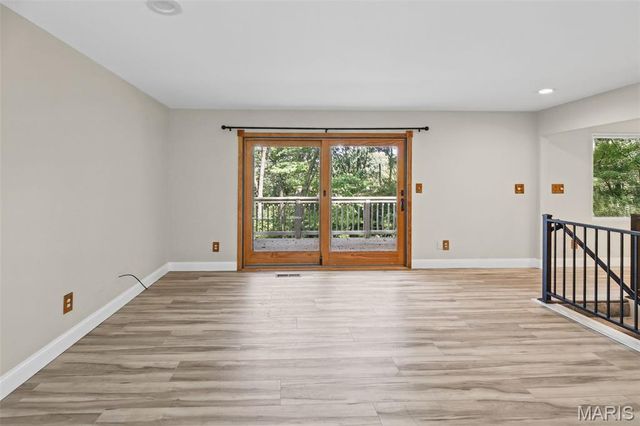 2 Country Hill Lane, Belleville, IL 62221
