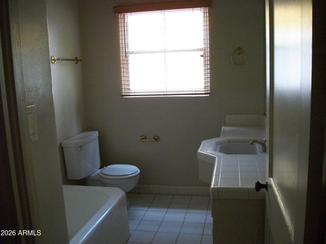 550 W CAMBRIDGE Avenue, Phoenix, AZ 85003