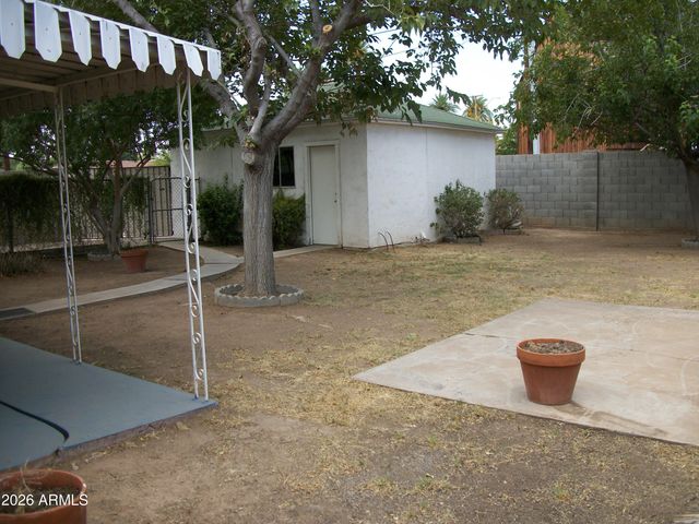 550 W CAMBRIDGE Avenue, Phoenix, AZ 85003