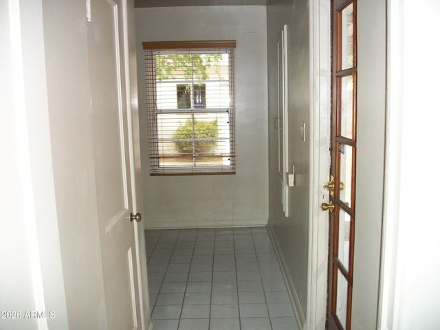 550 W CAMBRIDGE Avenue, Phoenix, AZ 85003