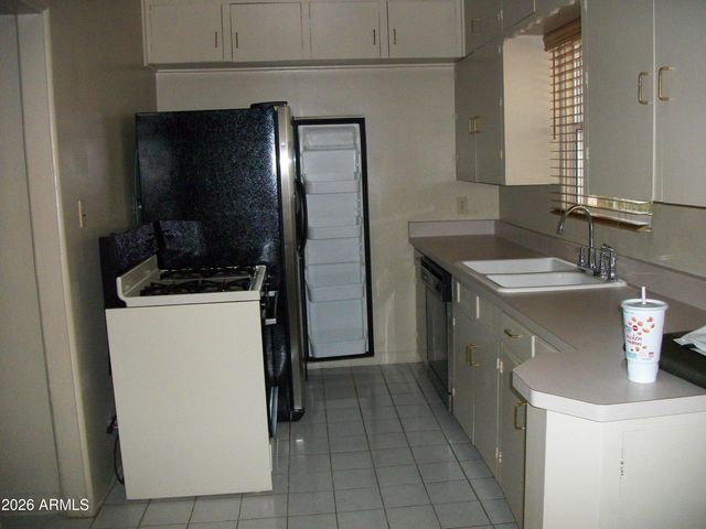 550 W CAMBRIDGE Avenue, Phoenix, AZ 85003