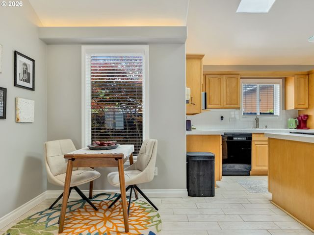136 B 3RD Ave, Seaside, OR 97138