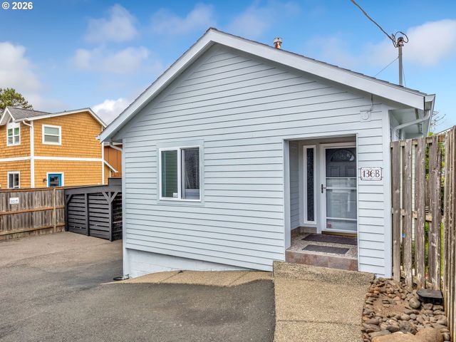 136 B 3RD Ave, Seaside, OR 97138
