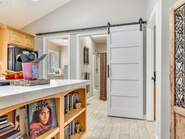 136 B 3RD Ave, Seaside, OR 97138