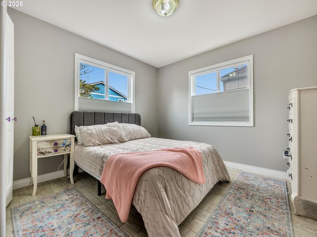 136 B 3RD Ave, Seaside, OR 97138