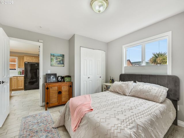 136 B 3RD Ave, Seaside, OR 97138