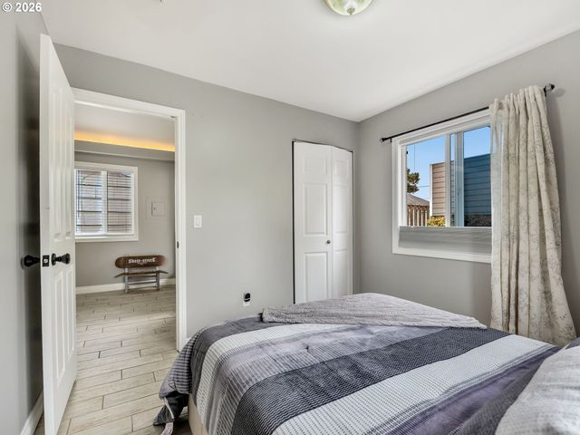 136 B 3RD Ave, Seaside, OR 97138