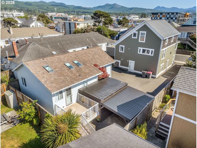 136 B 3RD Ave, Seaside, OR 97138