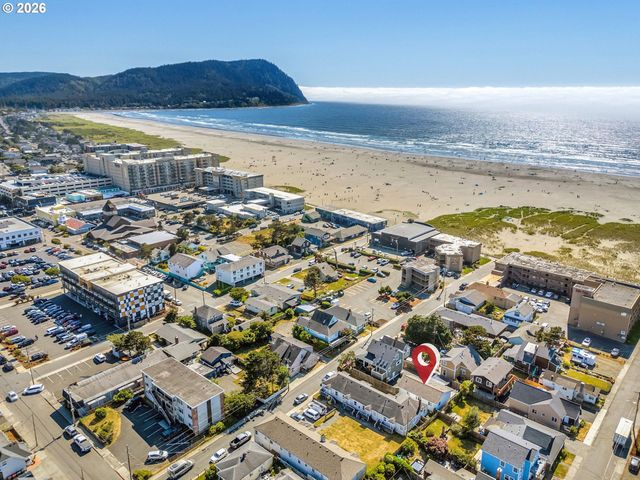 136 B 3RD Ave, Seaside, OR 97138