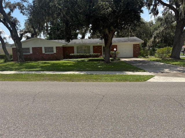 39133 5TH AVENUE, Zephyrhills, FL 33542