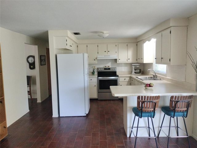 39133 5TH AVENUE, Zephyrhills, FL 33542