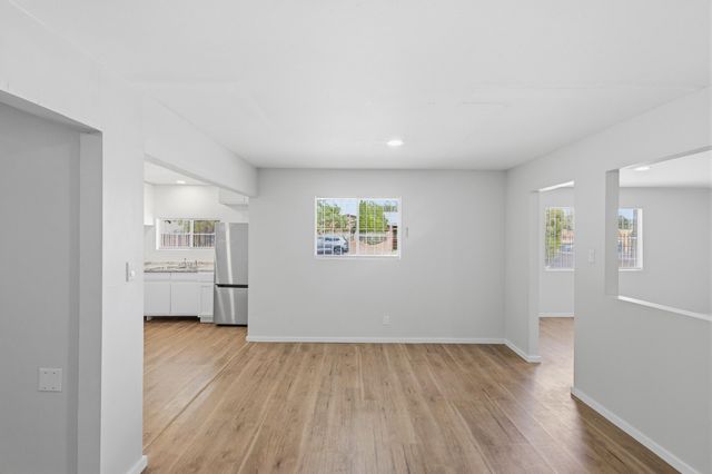 633 Espanola Street SE, Albuquerque, NM 87108