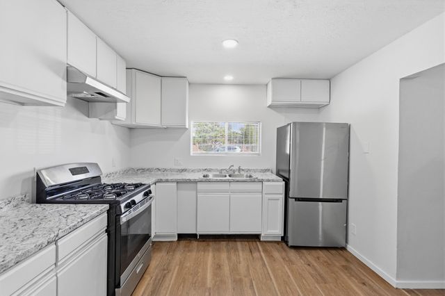 633 Espanola Street SE, Albuquerque, NM 87108