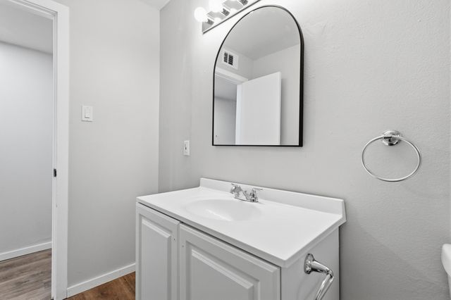 633 Espanola Street SE, Albuquerque, NM 87108
