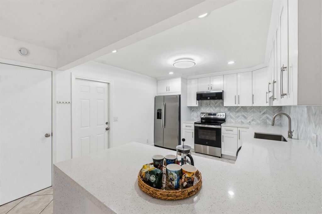 3379 NW 63rd Street, Fort Lauderdale, FL 33309