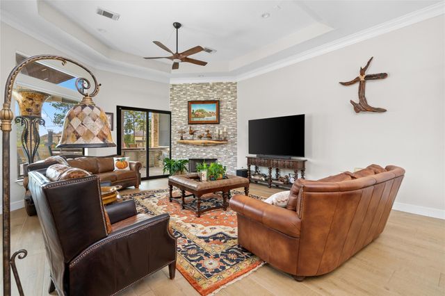 11384 Lake Oak Drive, Montgomery, TX 77356