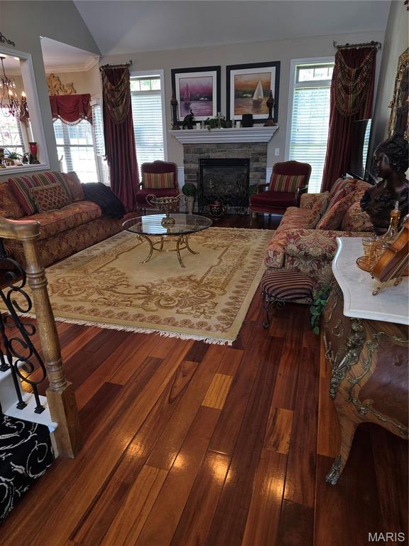 Image 6 of property listing at 113 Whitman Street, Dexter, MO 63841