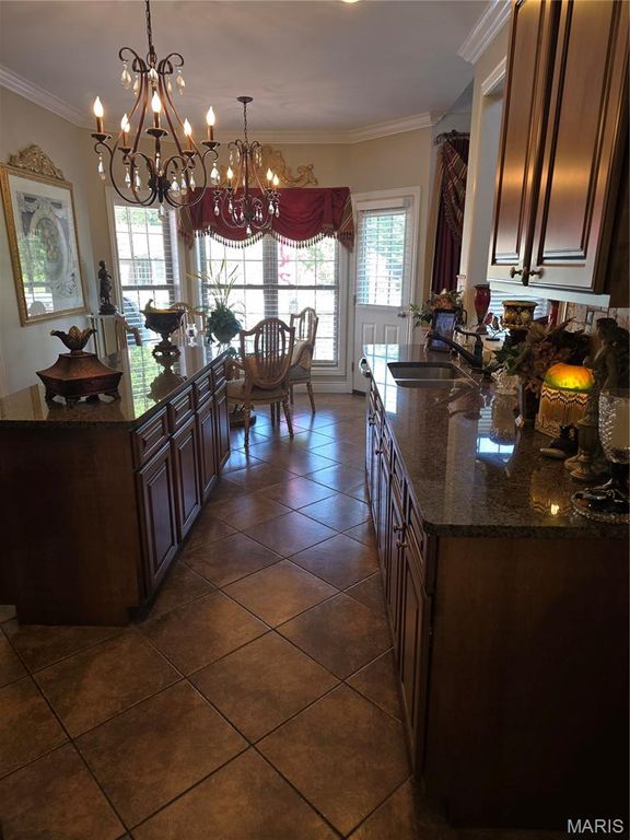 Image 7 of property listing at 113 Whitman Street, Dexter, MO 63841