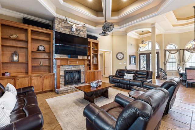 706 Saddle Creek Farms Drive, Crosby, TX 77532