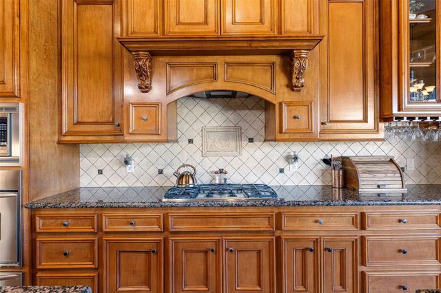 706 Saddle Creek Farms Drive, Crosby, TX 77532