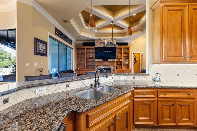 706 Saddle Creek Farms Drive, Crosby, TX 77532