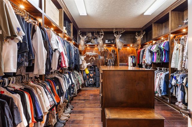 706 Saddle Creek Farms Drive, Crosby, TX 77532