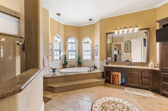 706 Saddle Creek Farms Drive, Crosby, TX 77532