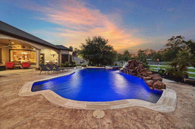 706 Saddle Creek Farms Drive, Crosby, TX 77532