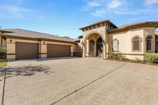 706 Saddle Creek Farms Drive, Crosby, TX 77532