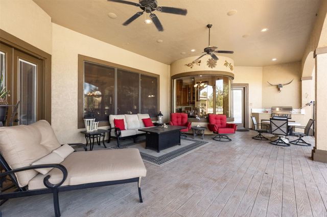 706 Saddle Creek Farms Drive, Crosby, TX 77532