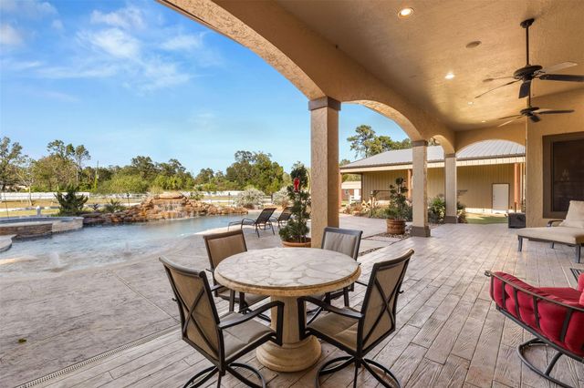 706 Saddle Creek Farms Drive, Crosby, TX 77532