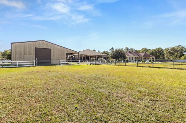 706 Saddle Creek Farms Drive, Crosby, TX 77532