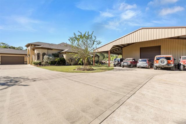 706 Saddle Creek Farms Drive, Crosby, TX 77532