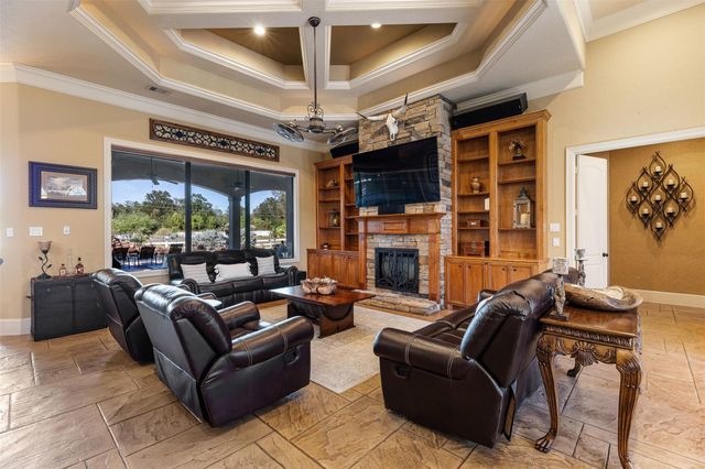 706 Saddle Creek Farms Drive, Crosby, TX 77532