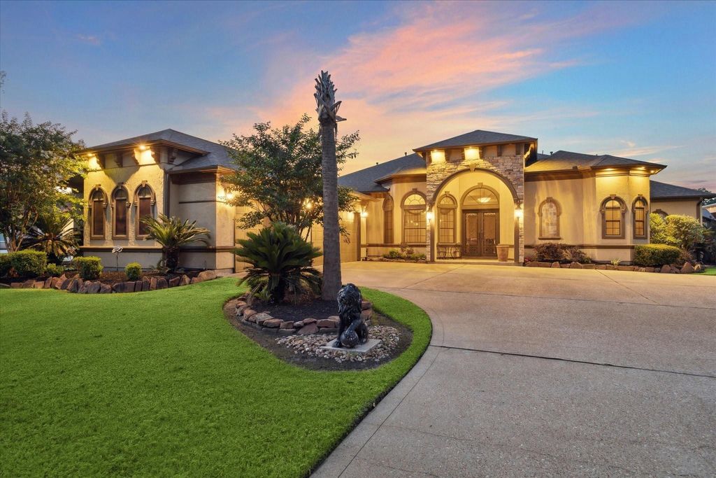 706 Saddle Creek Farms Drive, Crosby, TX 77532