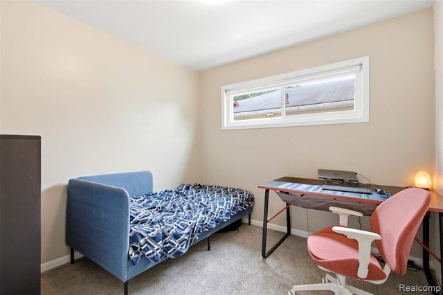 6579 N Highland Street, Dearborn Heights, MI 48127
