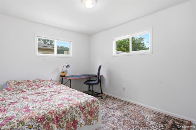 6579 N Highland Street, Dearborn Heights, MI 48127